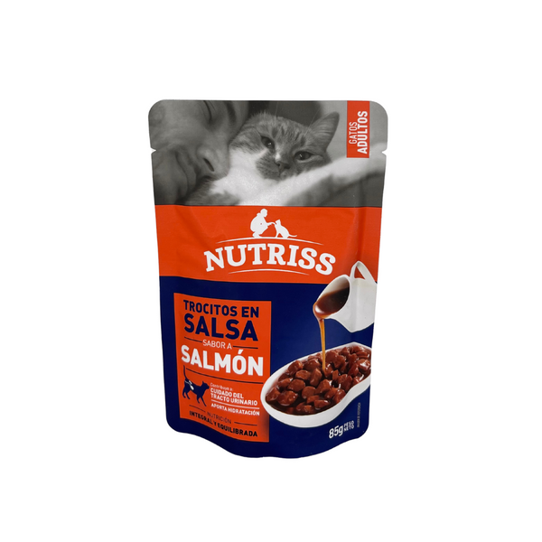 Nutriss trocitos en salsa sabor a salmón para gatos